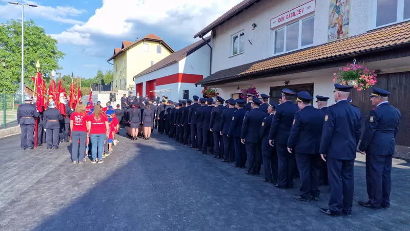 USPEŠNA GASILSKA VESELICA IN OTVORITEV NOVE GASILSKE GARAŽE